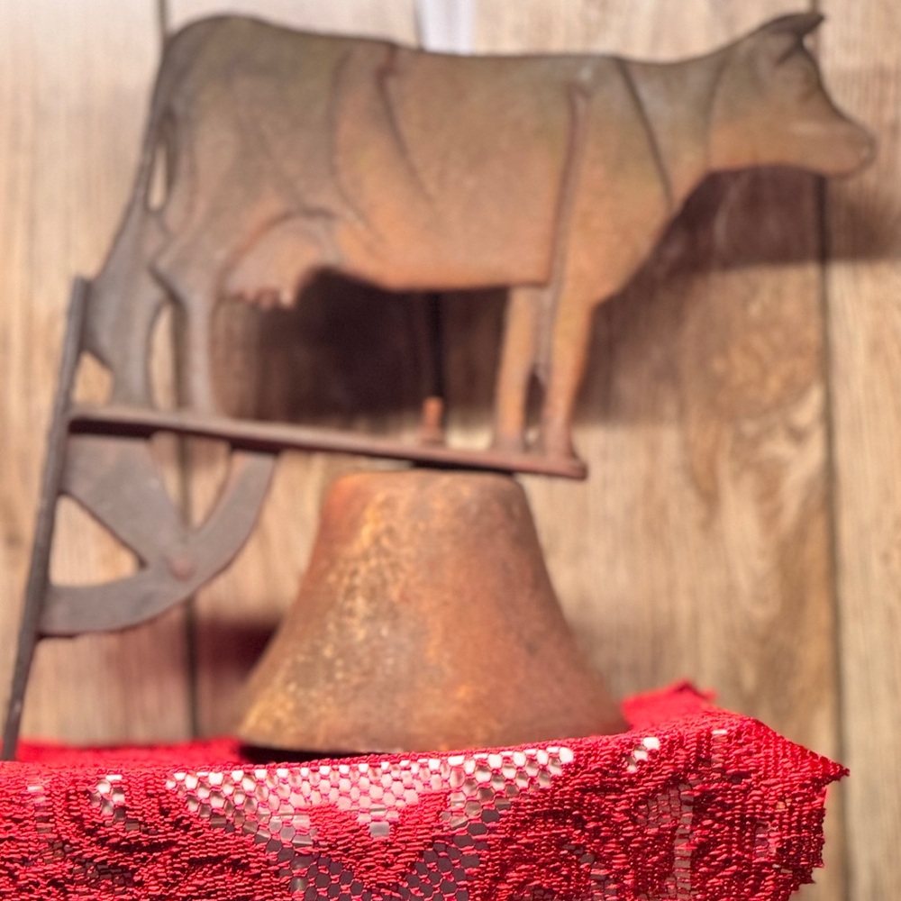 Vintage Cast Iron Hanging Cow Bell - Picture 2 of 7